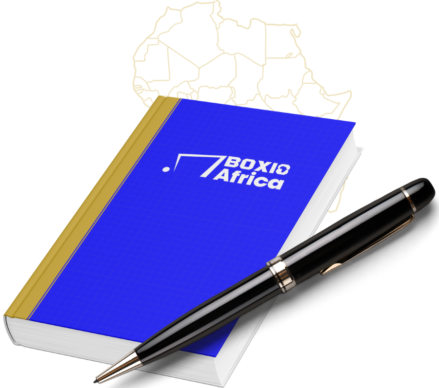 Un carnet et un stylo à l'effigie de BOX18 Africa, avec le contour du continent africain en arrière-plan.