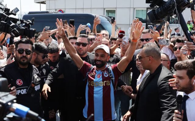 Mohamed Salah in Turkey to sign with Trabzonspor
